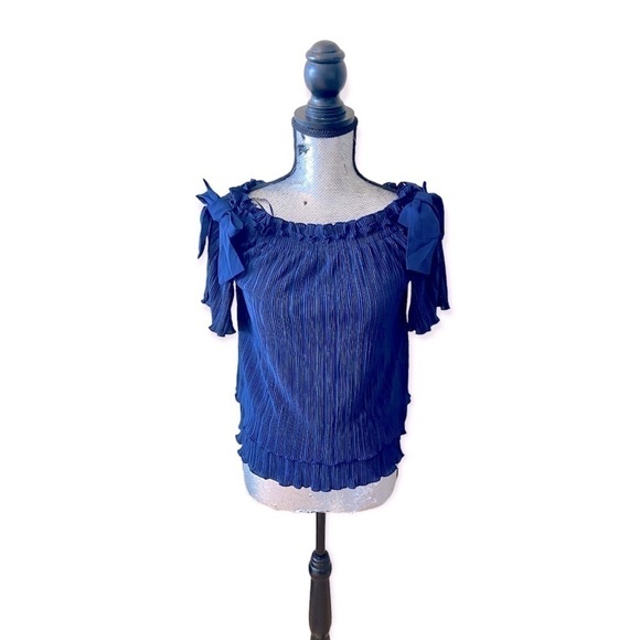 𝅺banana REPUBLIC Pleated Blouse With Shoulder Bow Detail | Blue | Small NWT - Picture 1 of 12